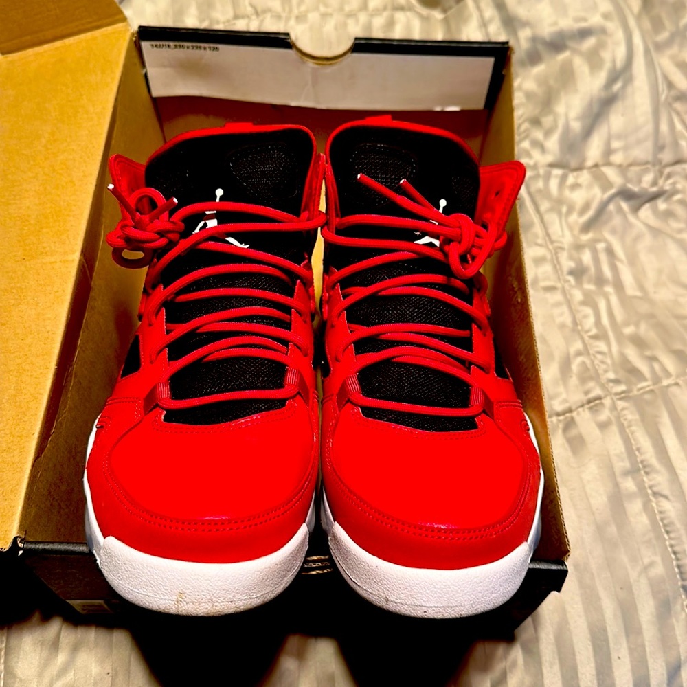 Jordan FLTLB ‘91  gym red/white-black size 8 men